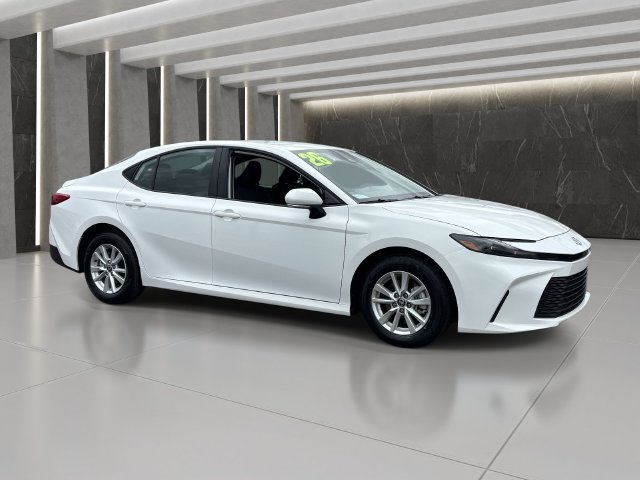 Used 2026 Toyota Camry LE FWD image 8