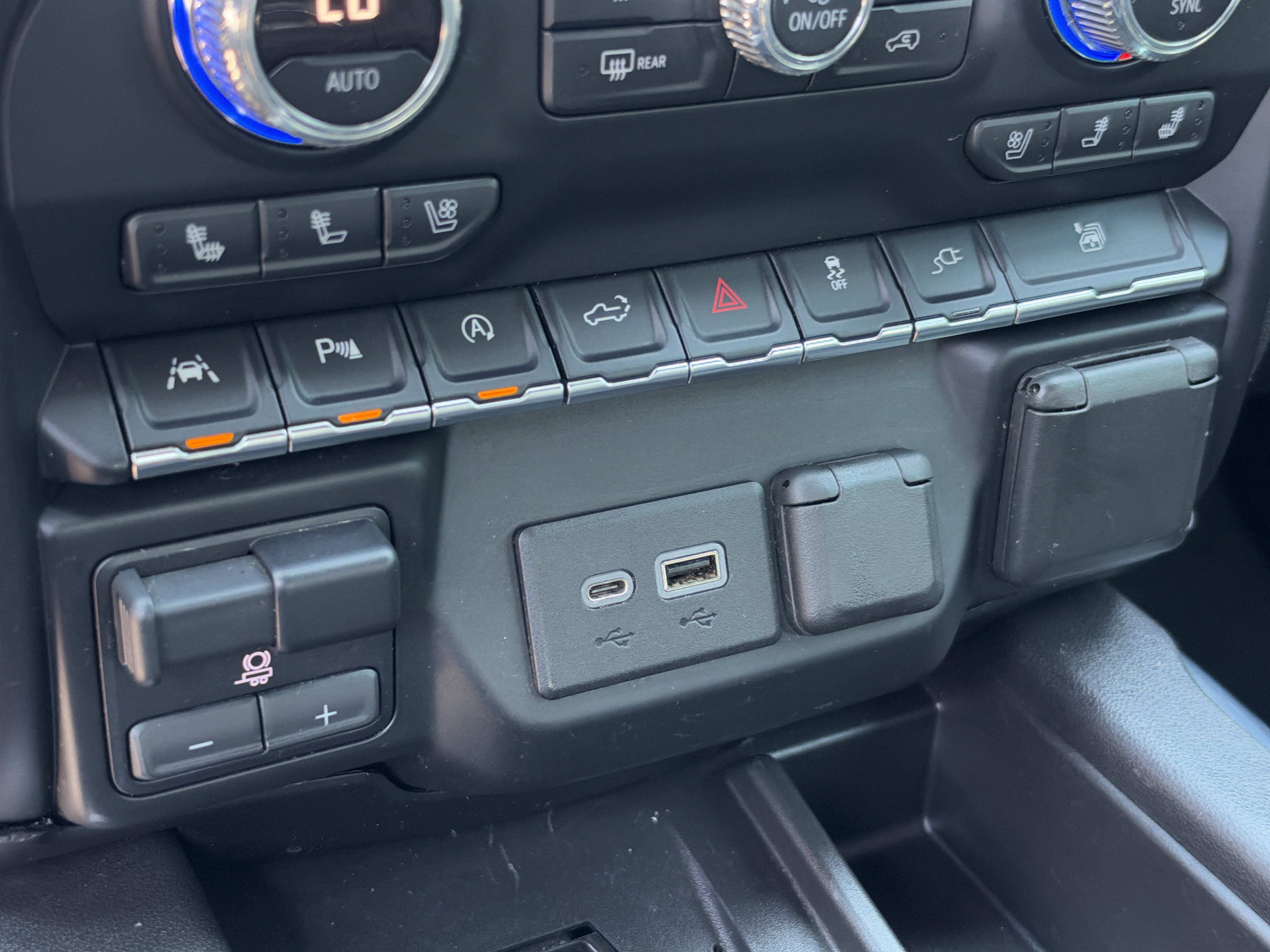 Used 2019 GMC Sierra 1500 SLT w/ SLT Premium Plus Package RWD image 37