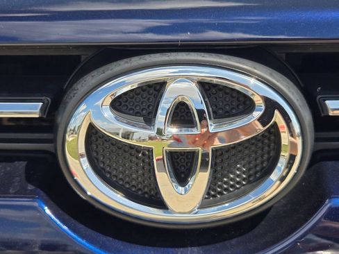 Used 2023 Toyota 4Runner SR5 AWD/4WD image 9