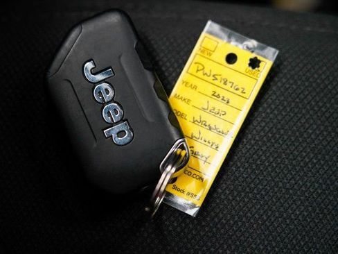 Used 2023 Jeep Wrangler Willys image 35