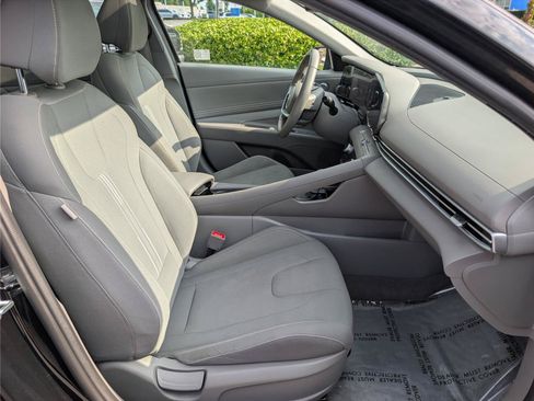 Used 2024 Hyundai Elantra SEL w/ Convenience Package FWD image 10