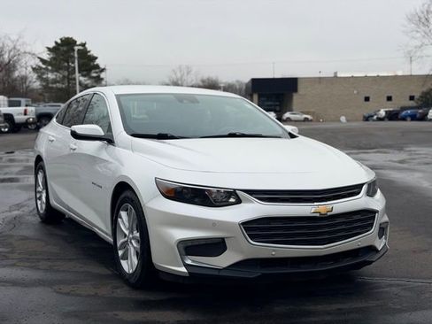 Used 2016 Chevrolet Malibu LT w/ Driver Confidence Package image 3