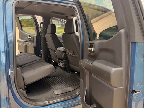 Used 2024 Chevrolet Silverado 1500 Custom Trail Boss w/ LPO, Dark Essentials Package AWD/4WD image 30
