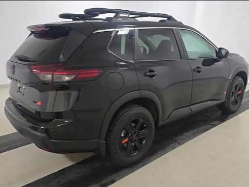 Used 2025 Nissan Rogue SV AWD/4WD image 5