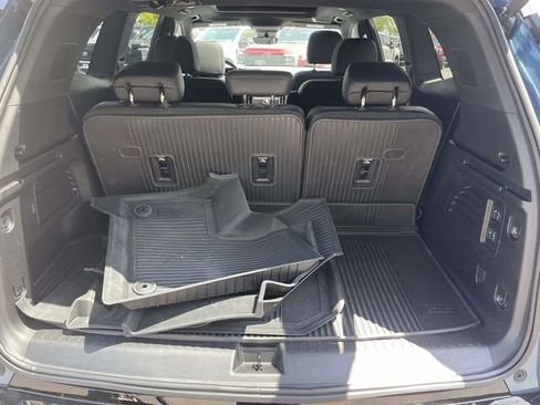 Used 2025 GMC Acadia Denali w/ Super Cruise Package FWD image 33