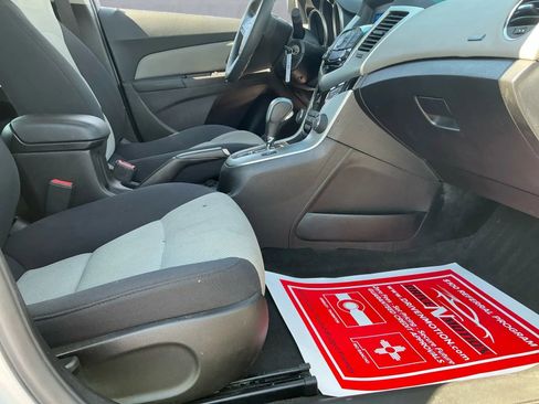 Used 2016 Chevrolet Cruze LS image 20