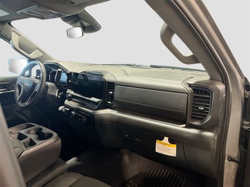 Used 2025 Chevrolet Silverado 1500 LT image 30