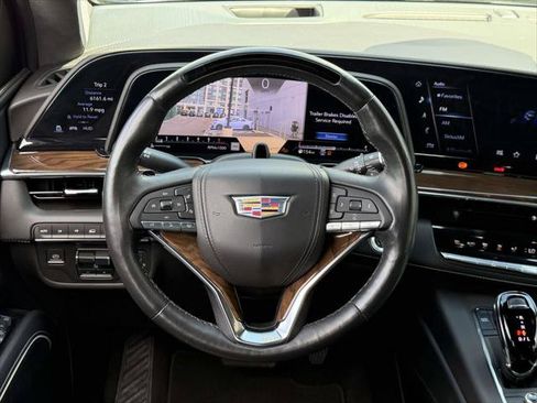 Used 2024 Cadillac Escalade ESV Premium Luxury Platinum AWD/4WD image 17