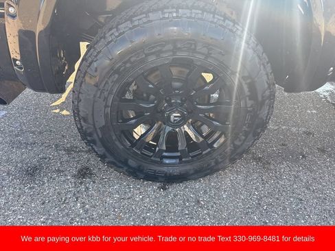 Used 2019 Nissan Titan SL w/ Midnight Edition AWD/4WD image 10