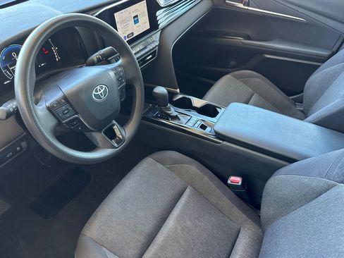 Used 2025 Toyota Camry LE FWD image 4