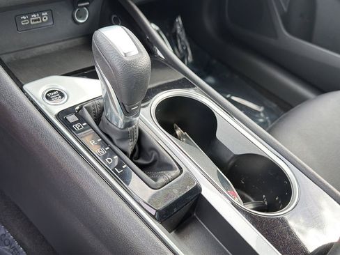 Used 2024 Nissan Altima 2.5 SV FWD image 27