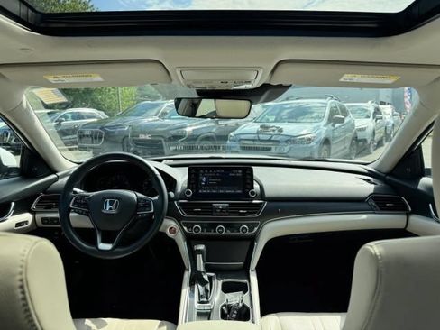Used 2018 Honda Accord Touring image 23