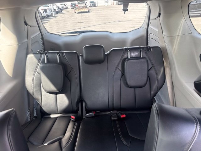 Used 2024 Chrysler Pacifica Limited FWD image 24