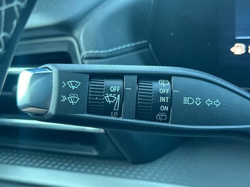 Used 2026 Chevrolet Traverse LT w/ Driver Confidence Package FWD image 36