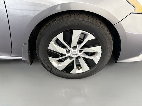 Used 2020 Nissan Altima 2.5 S FWD image 32
