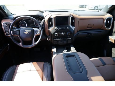 Used 2021 Chevrolet Silverado 1500 High Country image 25