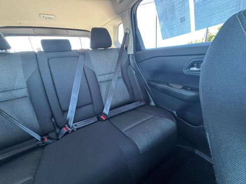 Used 2025 Nissan Rogue SV FWD image 39