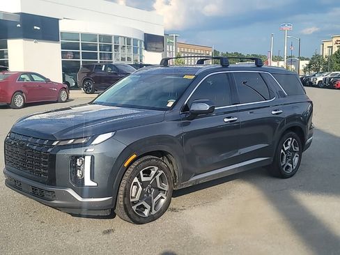 Used 2023 Hyundai Palisade Limited FWD image 3