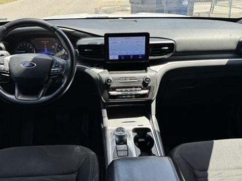 Used 2020 Ford Explorer XLT AWD/4WD image 10