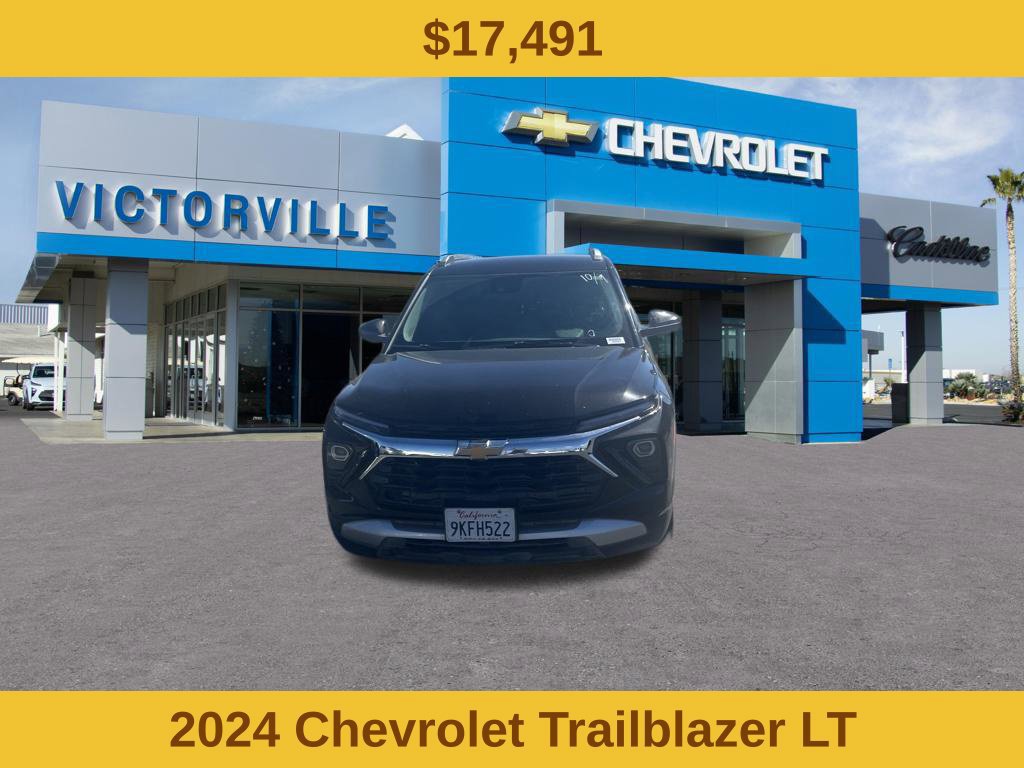 Used 2024 Chevrolet TrailBlazer LT AWD/4WD image 2