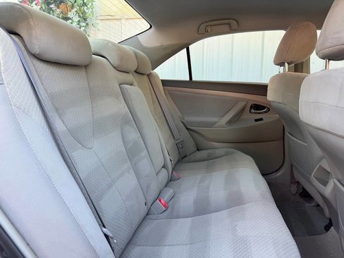 Used 2009 Toyota Camry LE FWD image 9