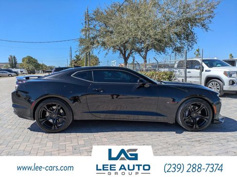 Used 2019 Chevrolet Camaro SS image 2