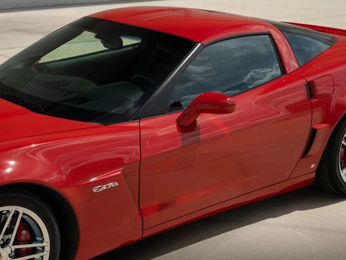 Used 2009 Chevrolet Corvette Z06 w/ Preferred Equipment Group RWD image 23