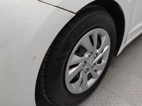 Used 2019 Hyundai Elantra SE w/ Cargo Package FWD image 31