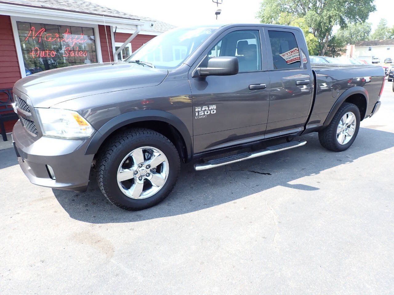 Used 2019 RAM 1500 Express w/ Express Value Package AWD/4WD image 3