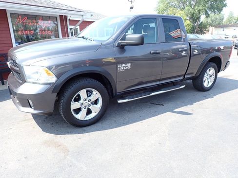 Used 2019 RAM 1500 Express w/ Express Value Package AWD/4WD image 3