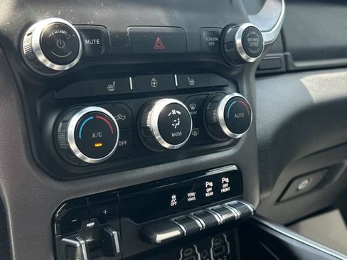 Used 2019 RAM 1500 Big Horn AWD/4WD image 40