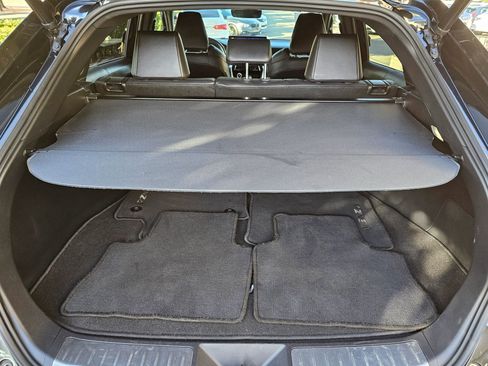 Used 2023 Toyota Venza Nightshade image 29