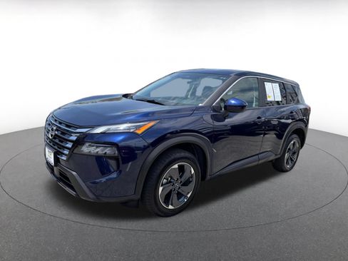 Used 2025 Nissan Rogue SV FWD image 4