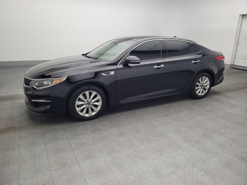 Used 2018 Kia Optima EX w/ Premium Package image 2