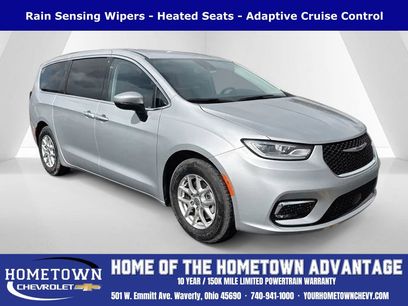 Used 2023 Chrysler Pacifica Touring-L