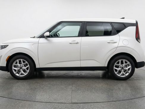 Used 2025 Kia Soul LX w/ LX Technology Package image 5
