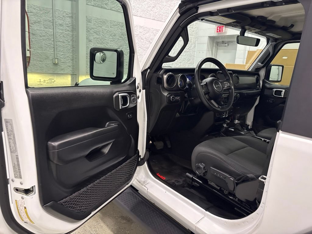 Used 2022 Jeep Wrangler Sport AWD/4WD image 12