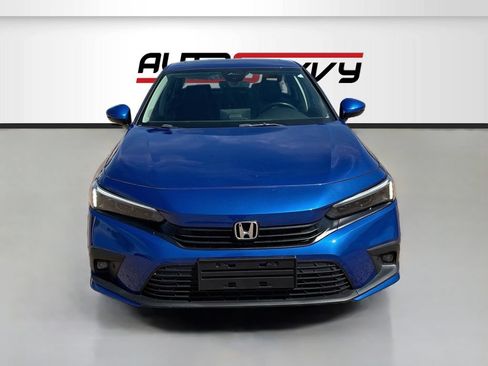 Used 2023 Honda Civic Touring image 2