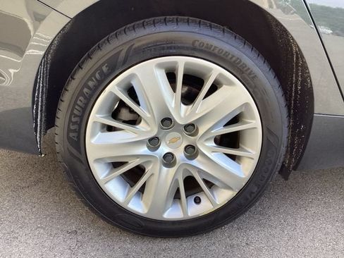 Used 2019 Chevrolet Impala LS FWD image 9