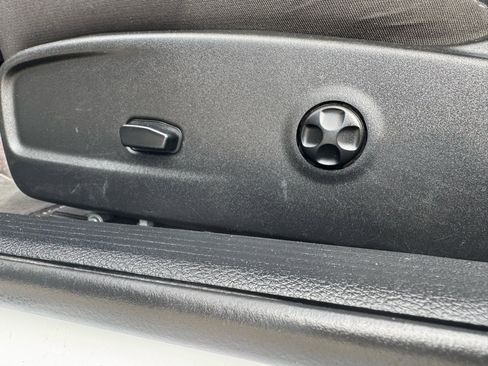 Used 2019 Dodge Challenger R/T image 19