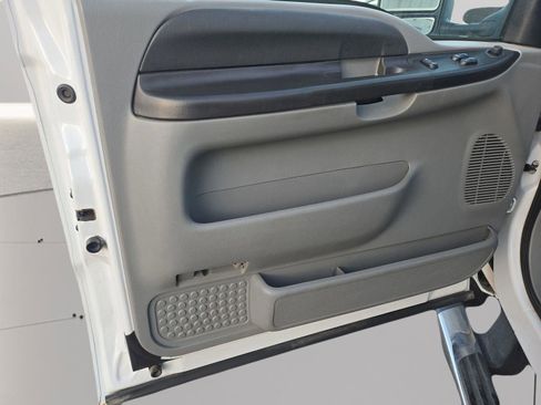 Used 2006 Ford F250 XL image 21