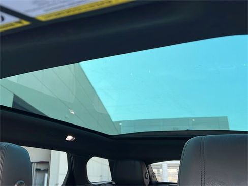 Used 2020 Land Rover Range Rover Evoque R-Dynamic SE image 31