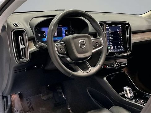 Certified 2023 Volvo XC40 B5 Plus w/ Protection Package Premier AWD/4WD image 17