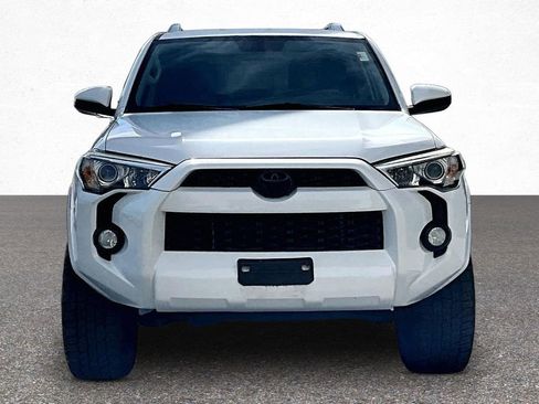 Used 2016 Toyota 4Runner SR5 AWD/4WD image 3