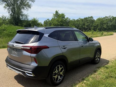 Used 2021 Kia Seltos EX AWD/4WD image 5