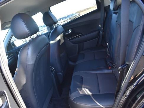 Used 2022 Kia Niro EX image 16