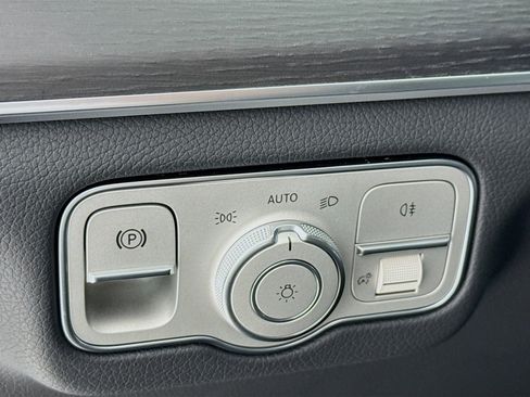 New 2026 Mercedes-Benz GLS 450 4MATIC image 11