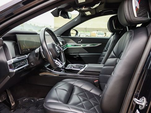Used 2023 BMW 740i RWD image 19