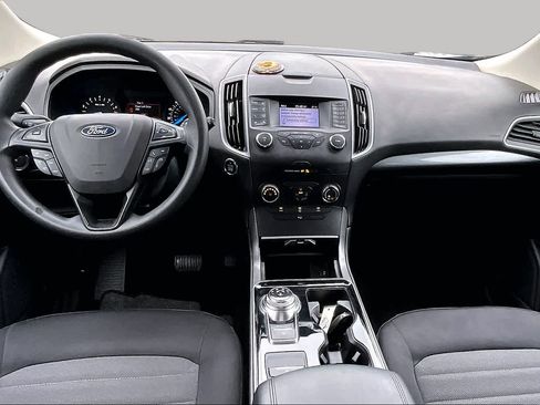 Certified 2019 Ford Edge SE FWD image 16