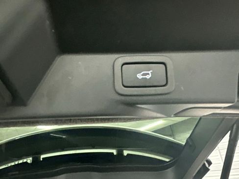 Used 2018 Land Rover Range Rover Sport Supercharged AWD/4WD image 29